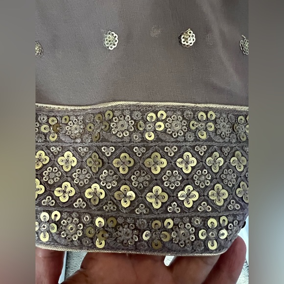 Grey/light brownish saree set - Picture 7 of 8